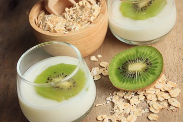 yogurt smoothie fresh kiwi