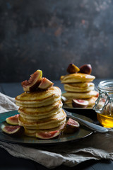 Pancakes with honey and figs