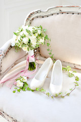 Wedding shoos and flowers 