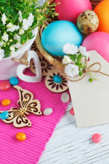 Obraz na płótnie Canvas Easter eggs and flowers