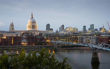 Fototapeta premium Millennium bridge and St. Paul, London, UK