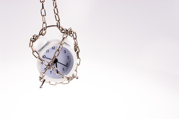 Alarm clock in chain