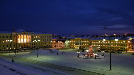 Fototapeta na wymiar Helsinki im Winter - bei Nacht