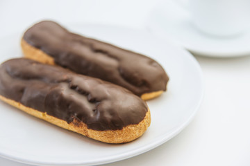 エクレアとコーヒー