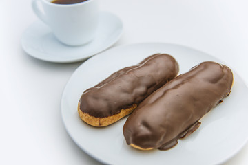 エクレアとコーヒー