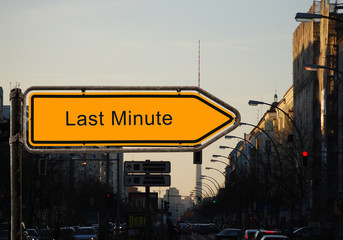 Schild 37_Last Minute