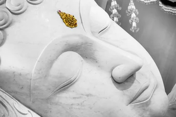 Crédence de cuisine en verre imprimé Bouddha beau visage de bouddha de paix endormi blanc.