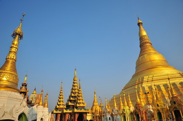 Naklejka premium Shwedagon Pagoda in Yangon, Myanmar