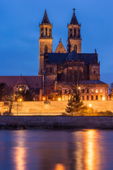 Fototapeta na wymiar Magdeburger Dom am Abend, Magdeburg in Sachsen-Anhalt