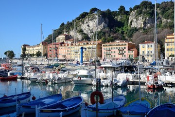Obraz premium Boats and yachts moored in the port of Nice in a sunny day