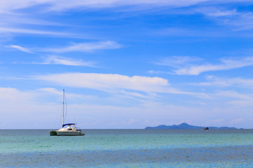 Fototapeta premium Boat on the sea with blue sky.