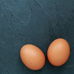 Deux œufs sur ardoise... carte menu