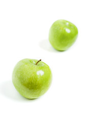 gröna granny smith isolerade mot vit bakrund