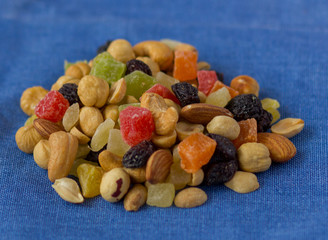 hazelnuts, cashews, peanuts, raisins, candied fruit, almonds