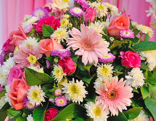 flowers bouquet arrange for decoration in home