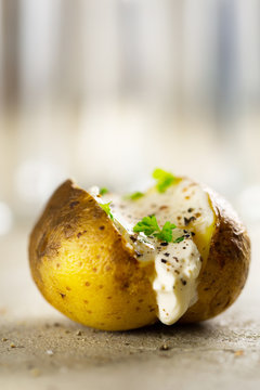 Kartoffel vom Grill mit Quark