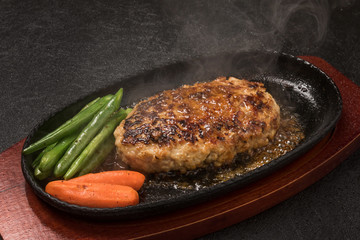 普通のハンバーグステーキ Common hamburger steak © norikko
