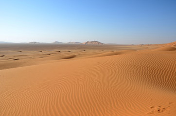 Fototapeta na wymiar Sand ripples and sand dunes Oman