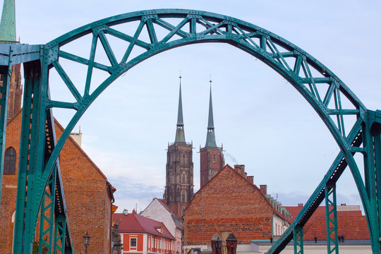 Church through the bridge in Wroclaw, Poland © oshmaliy