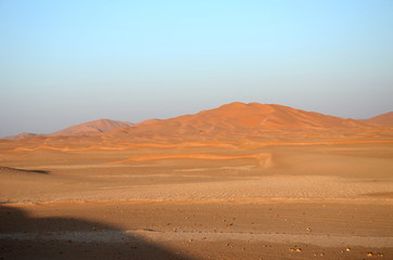 Fototapeta na wymiar Sand dune hill in sahara desert