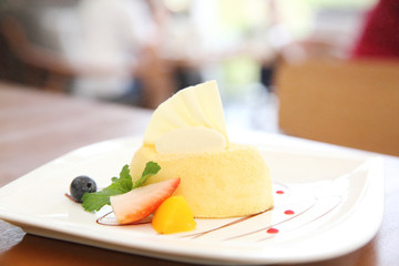 cheese cake with fruits
