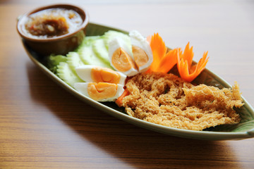 Shrimp paste sauce with crispy fried fish and egg