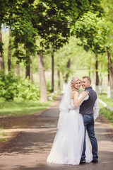 Naklejka premium Happy bride and groom on their wedding
