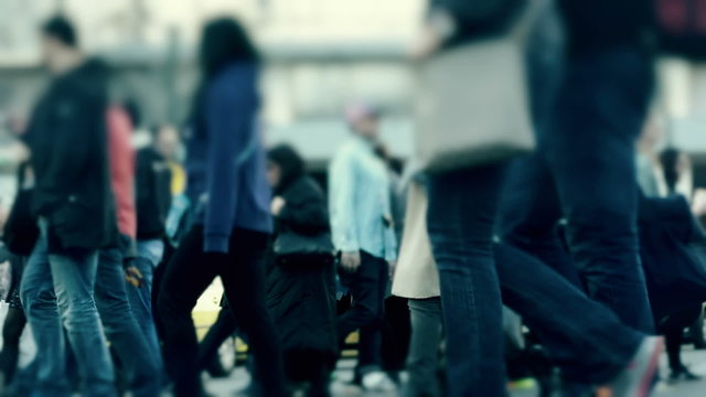 Big city crowd/people mingle cross paths intersection slow motion 100p.