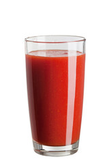 Frischer roter Tomatensaft in einem Glas auf weißem Hintergrund