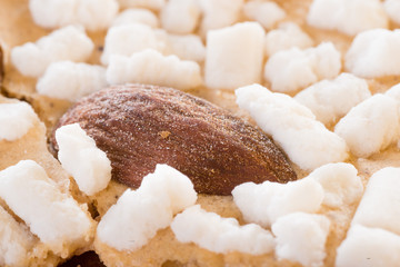 Particolare  della glassatura della colomba pasquale