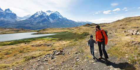 Fototapeta premium family hiking in patagonia