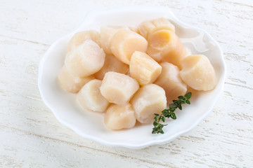 Raw scallops