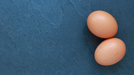Deux œufs sur ardoise... carte menu