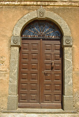 Corse, belle porte de maison patricienne en Balagne