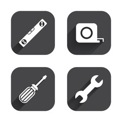 Screwdriver and bubble level, roulette.