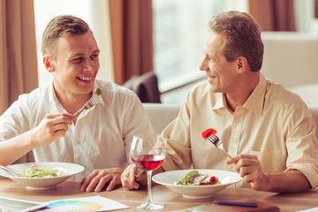 Business lunch at restaurant