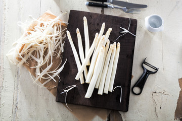 Weisser Spargel geschält 