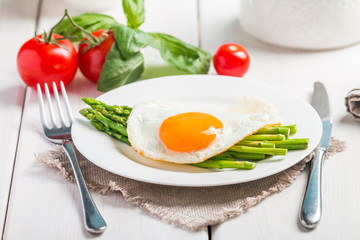 Scrambled eggs with asparagus