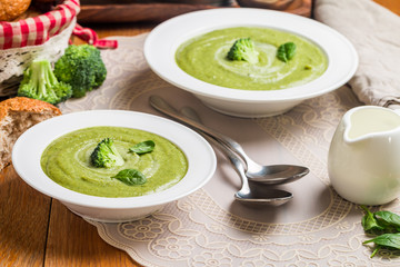 Broccoli cream soup