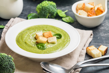Broccoli cream soup