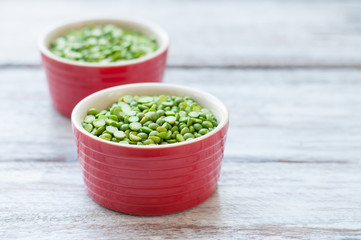 Green split peas in bowl