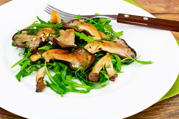 Salad, Arugula and Fried Oyster Mushrooms