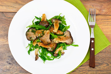 Salad, Arugula and Fried Oyster Mushrooms