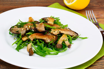 Salad, Arugula and Fried Oyster Mushrooms