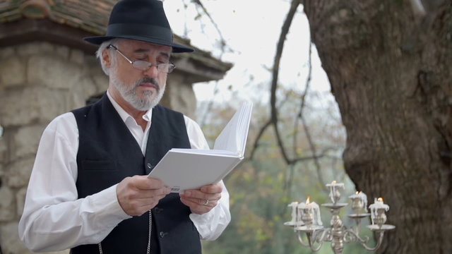 Reading out-laud on the garden 