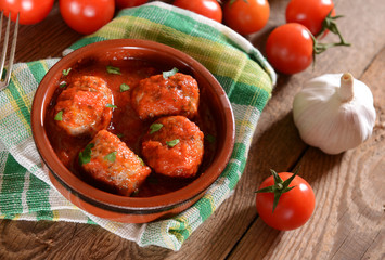 Meat balls in tomato sauce