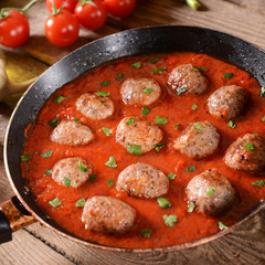 Meat balls in tomato sauce