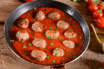 Meat balls in tomato sauce