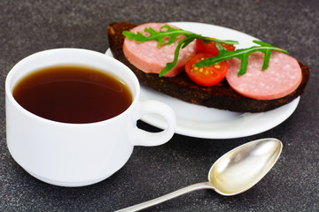 Sandwiches for Breakfast to Student with Salami, Arugula and 