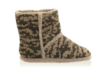 Warm slipper with camouflage print